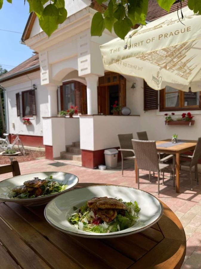 Noble'S Panzio Es Etterem Bed & Breakfast Nemesnép Eksteriør bilde